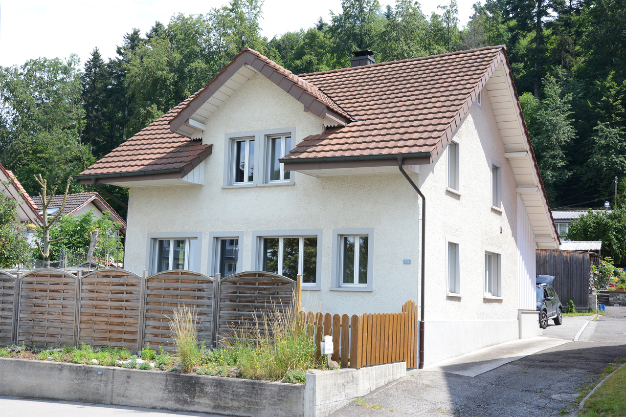 Freistehendes Einfamilienhaus mit Satteldach