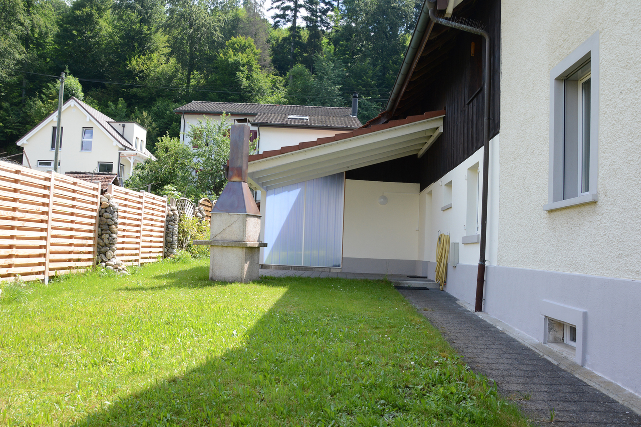 Gartenansicht eines Wohnhauses