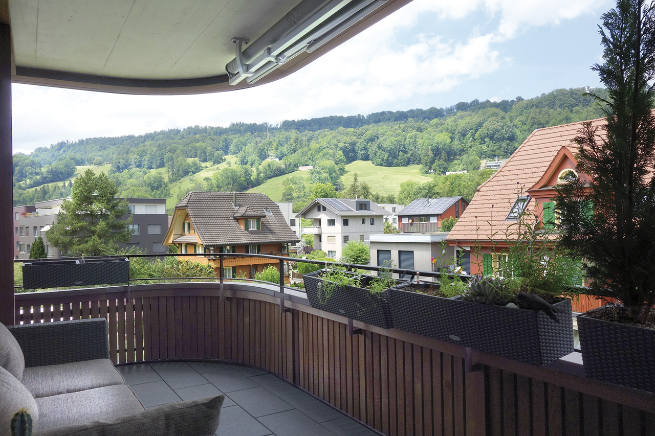 Balkon mit Bergblick