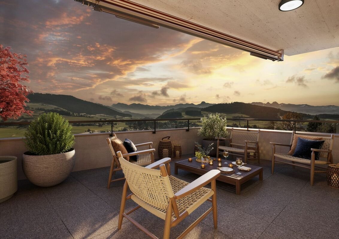 Terrasse mit Panoramablick bei Sonnenuntergang