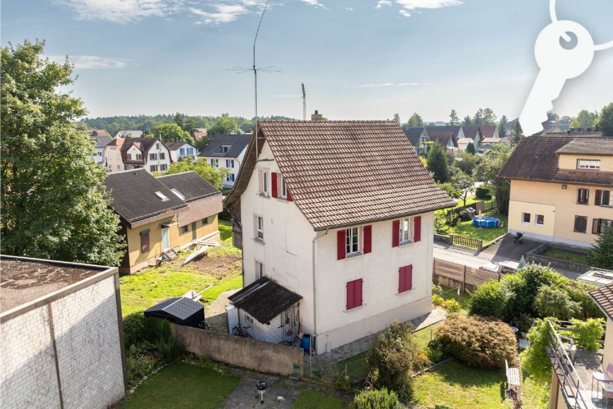 Wohnhaus mit Gartenansicht