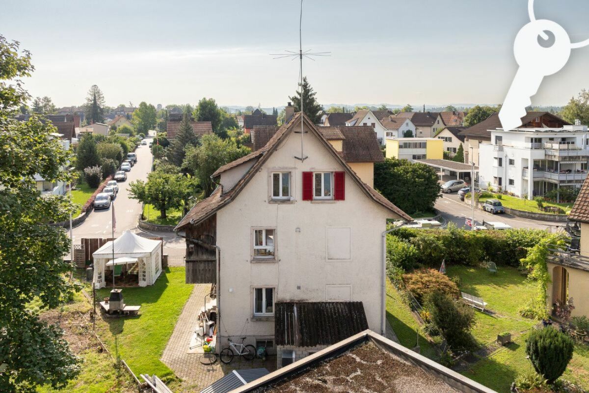 Wohnhaus mit Gartenansicht