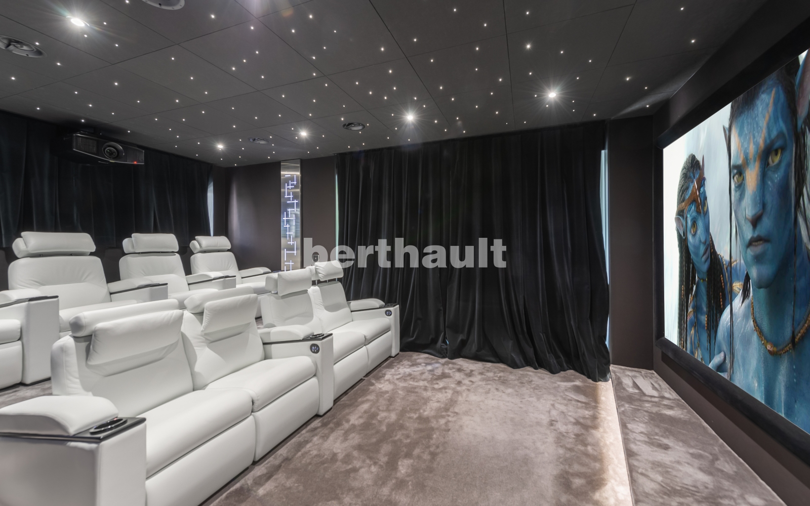 Privater Heimkino-Raum
