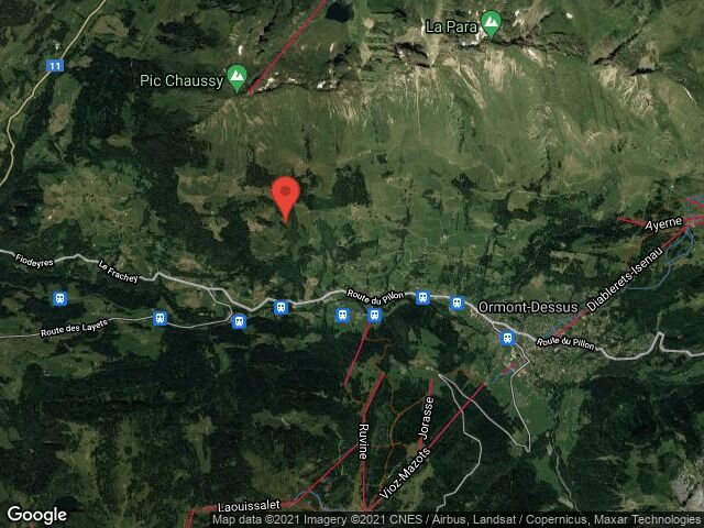 Satellitenansicht einer alpinen Landschaft mit Markierung