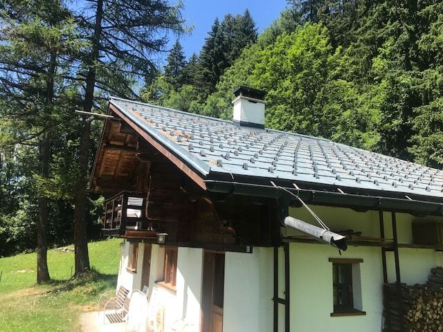 Alpenchalet mit Walmdach