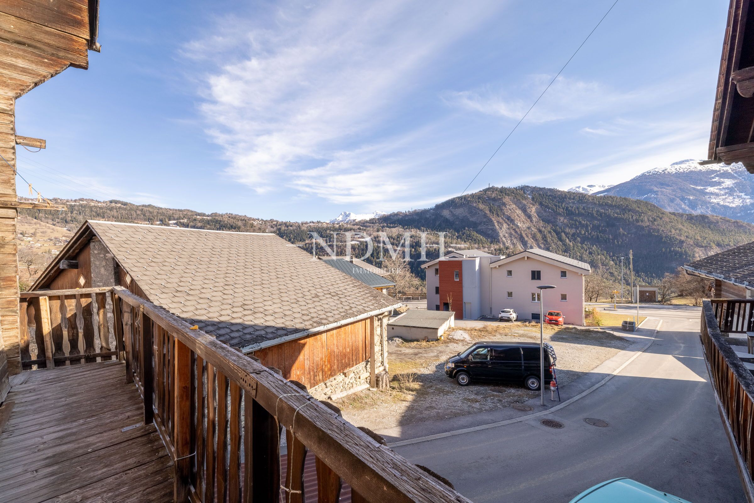 Balkon-/Terrassenblick auf Berglandschaft