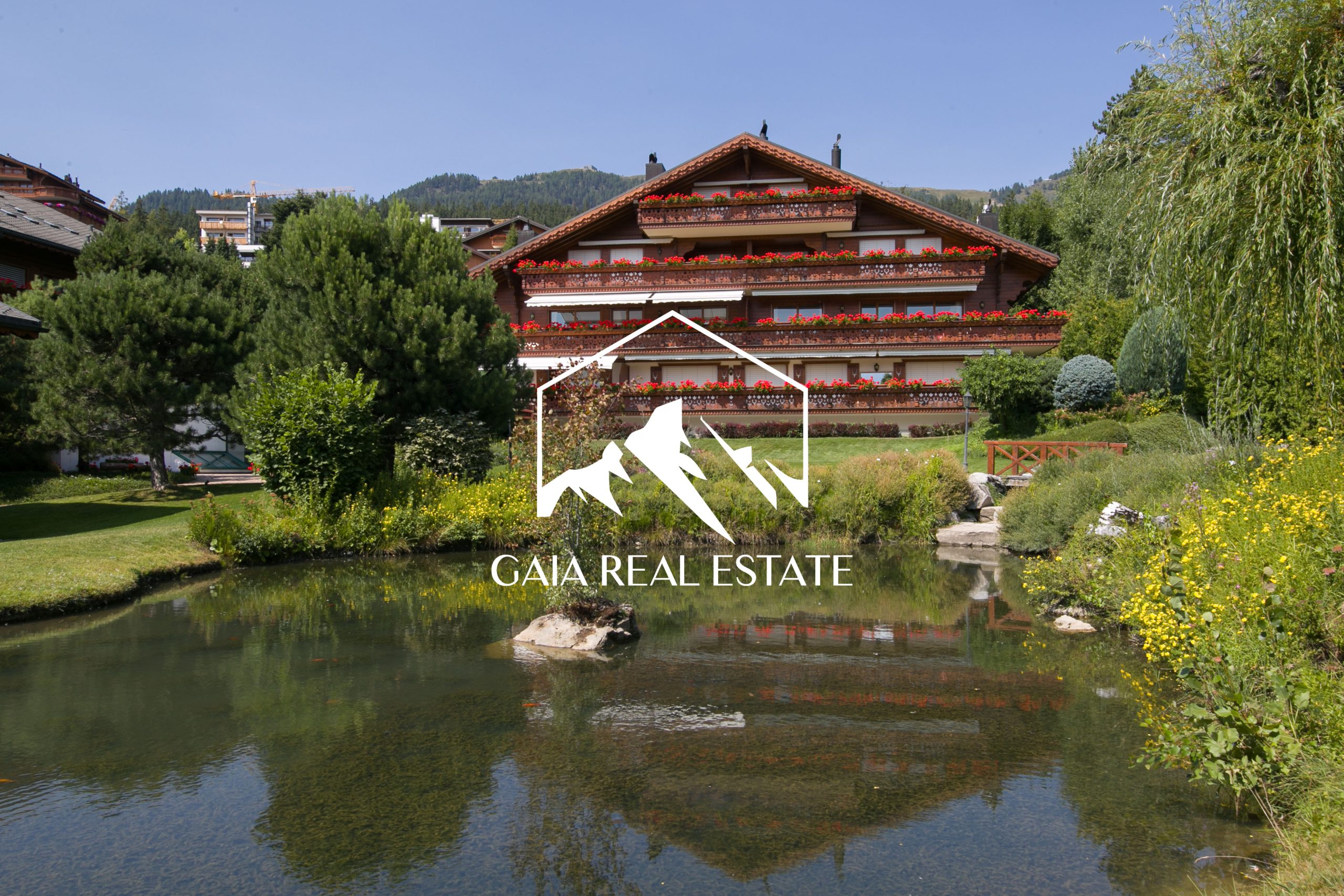 Alpines Chalet mit Garten und Teich