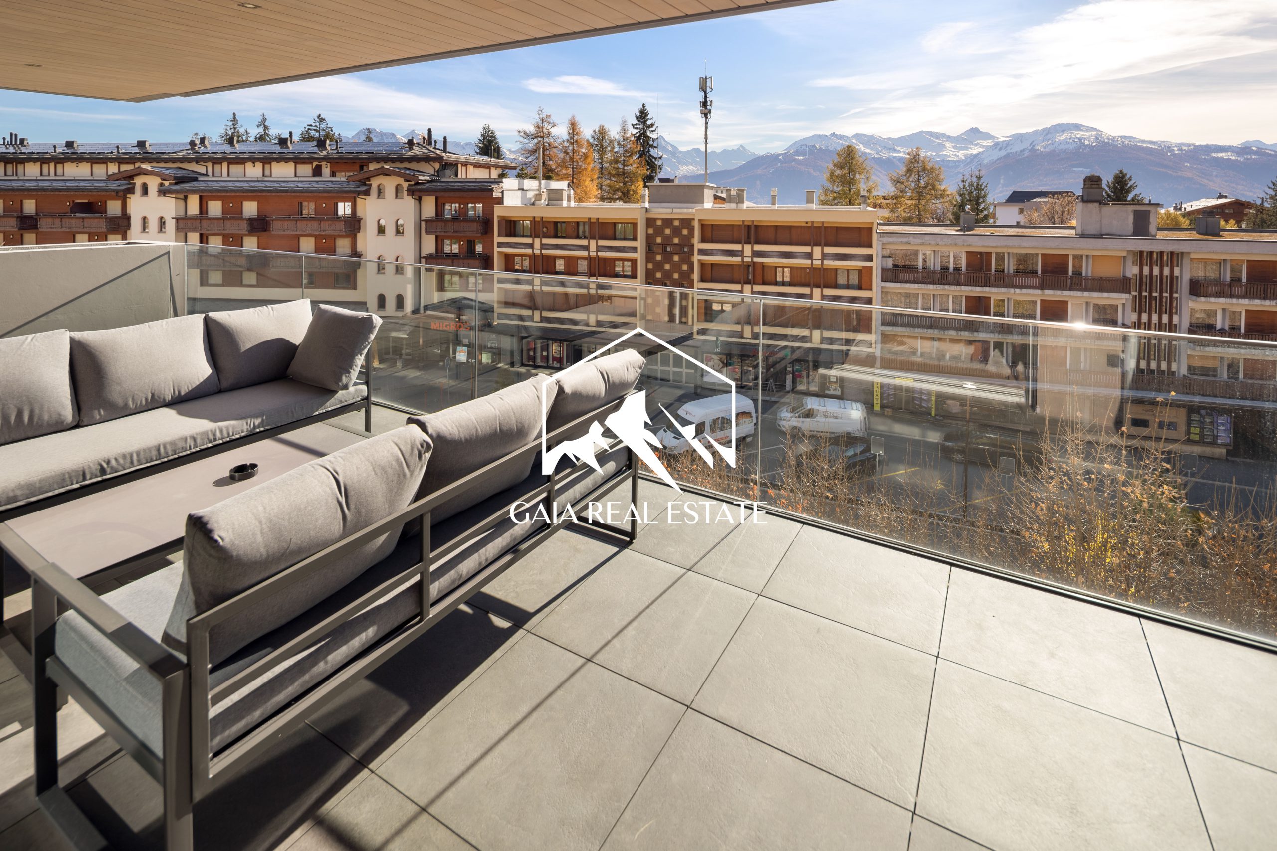 Balkon mit Bergblick