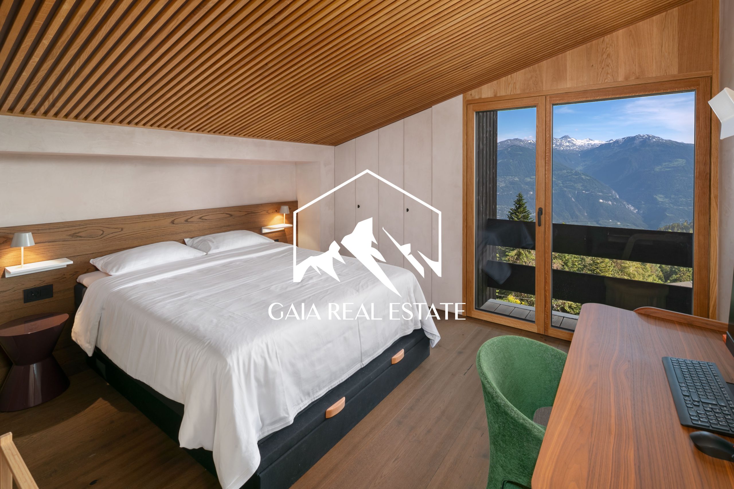 Modernes Schlafzimmer mit Alpenblick