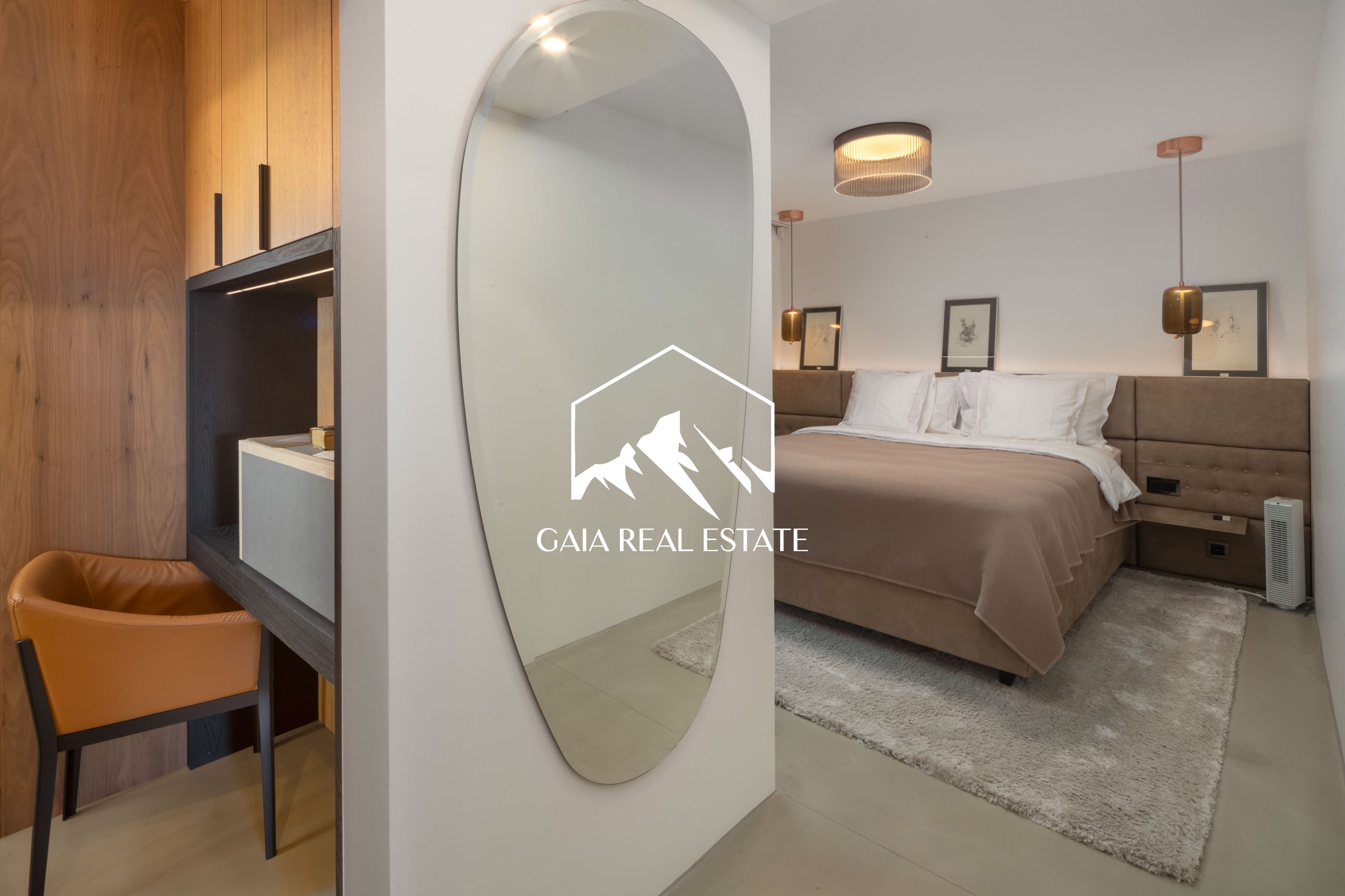 Modernes Schlafzimmer mit integrierter Ankleide
