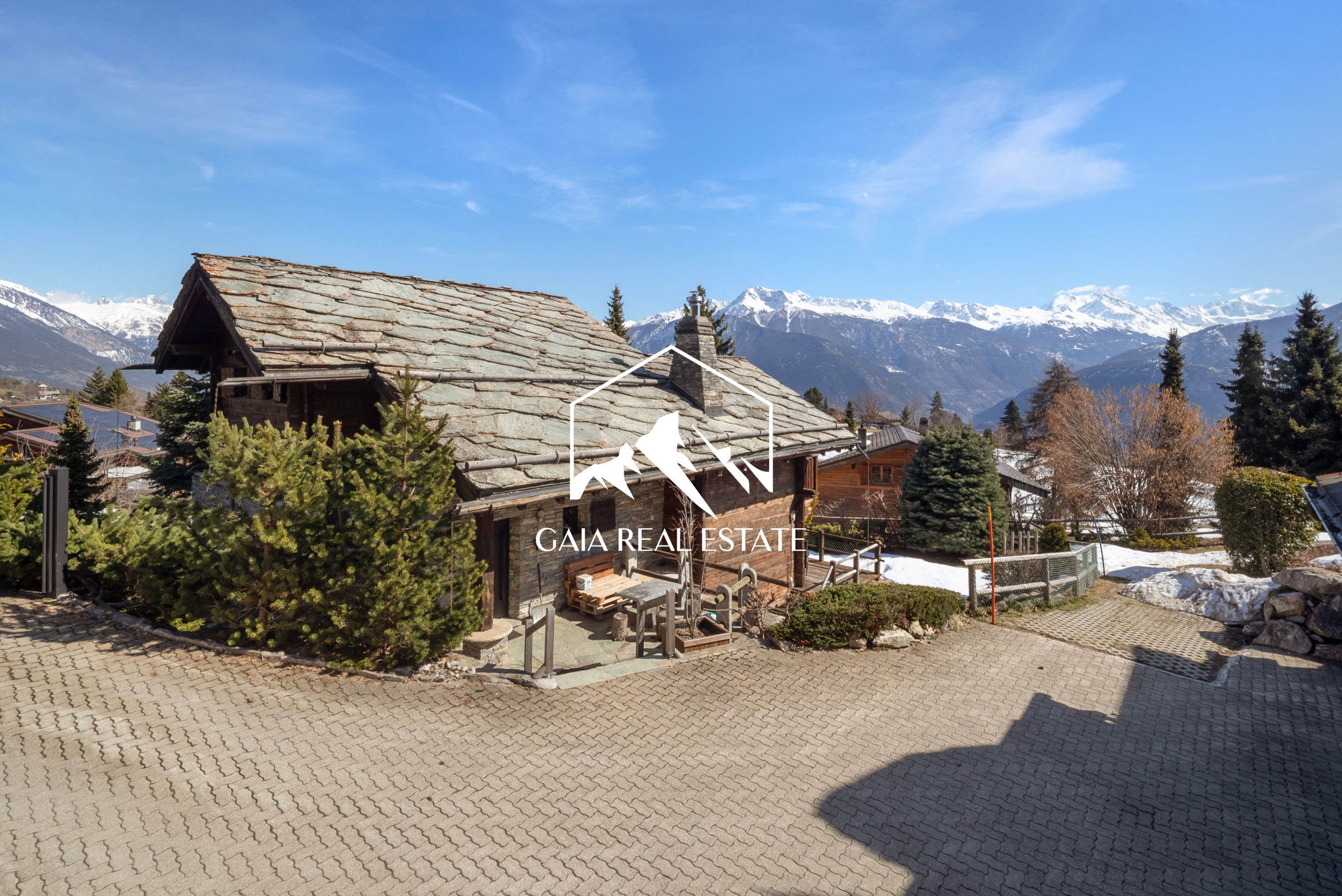 Alpine-Chalet mit Bergblick
