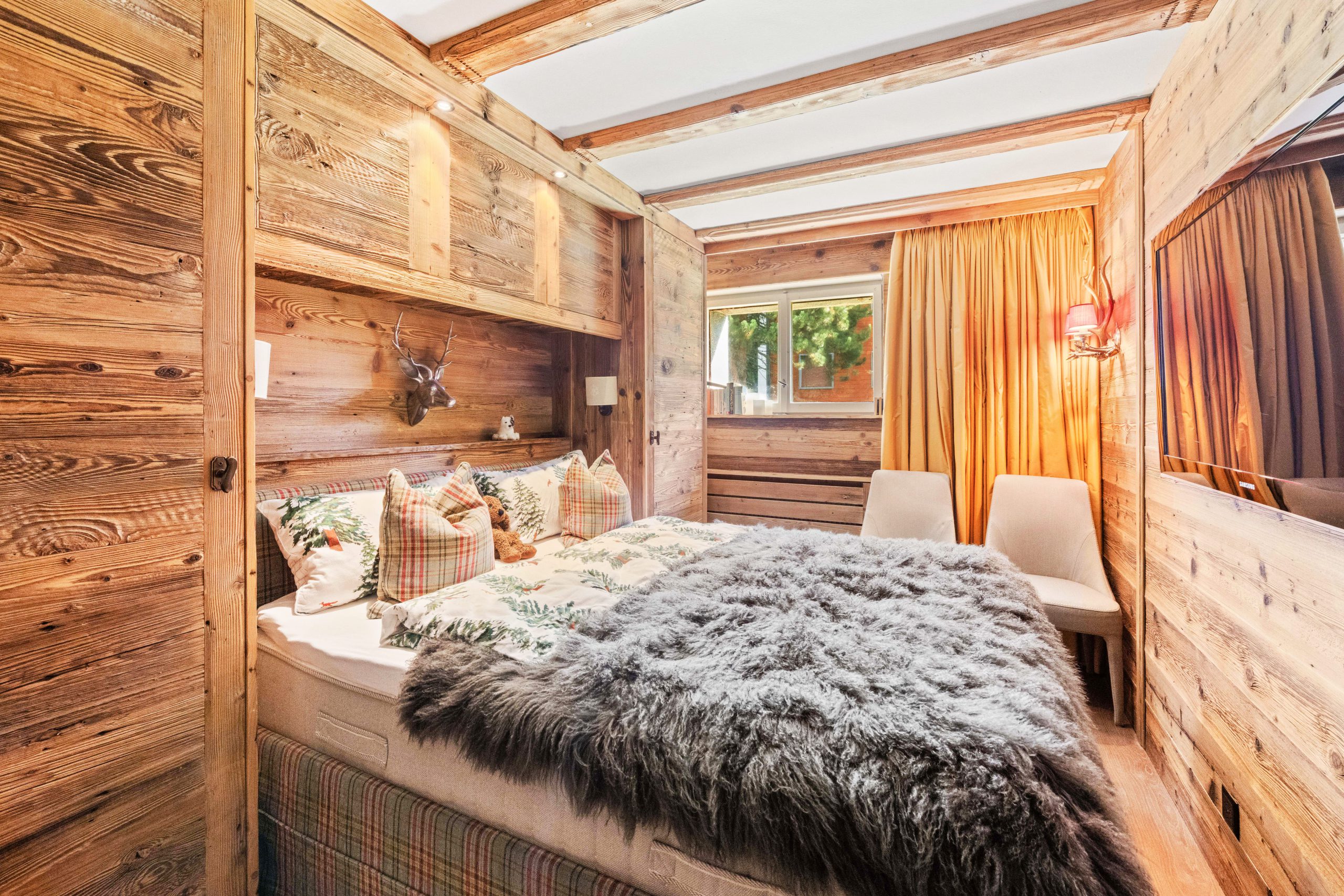 Gemütliches Schlafzimmer im Chalet-Stil