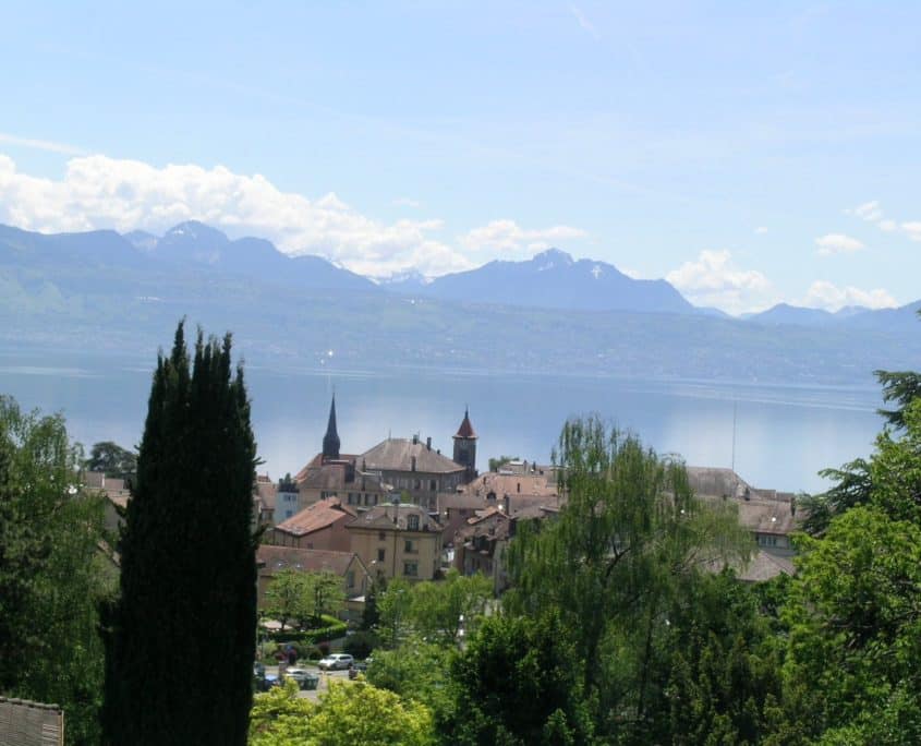 Seeblick mit Bergpanorama