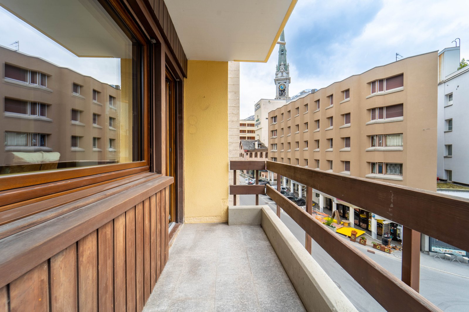 Balkon mit Stadtblick