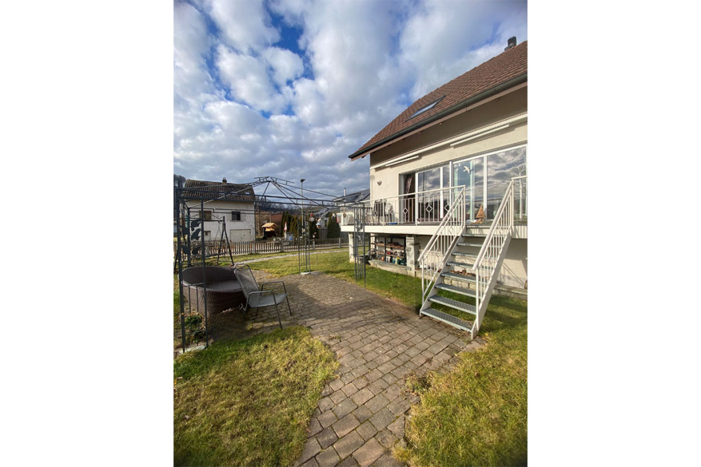 Einfamilienhaus mit Terrasse und Garten