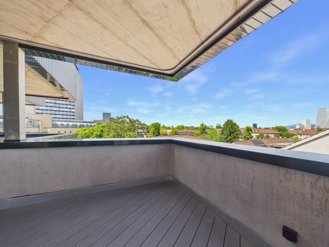 Balkon mit Stadtblick
