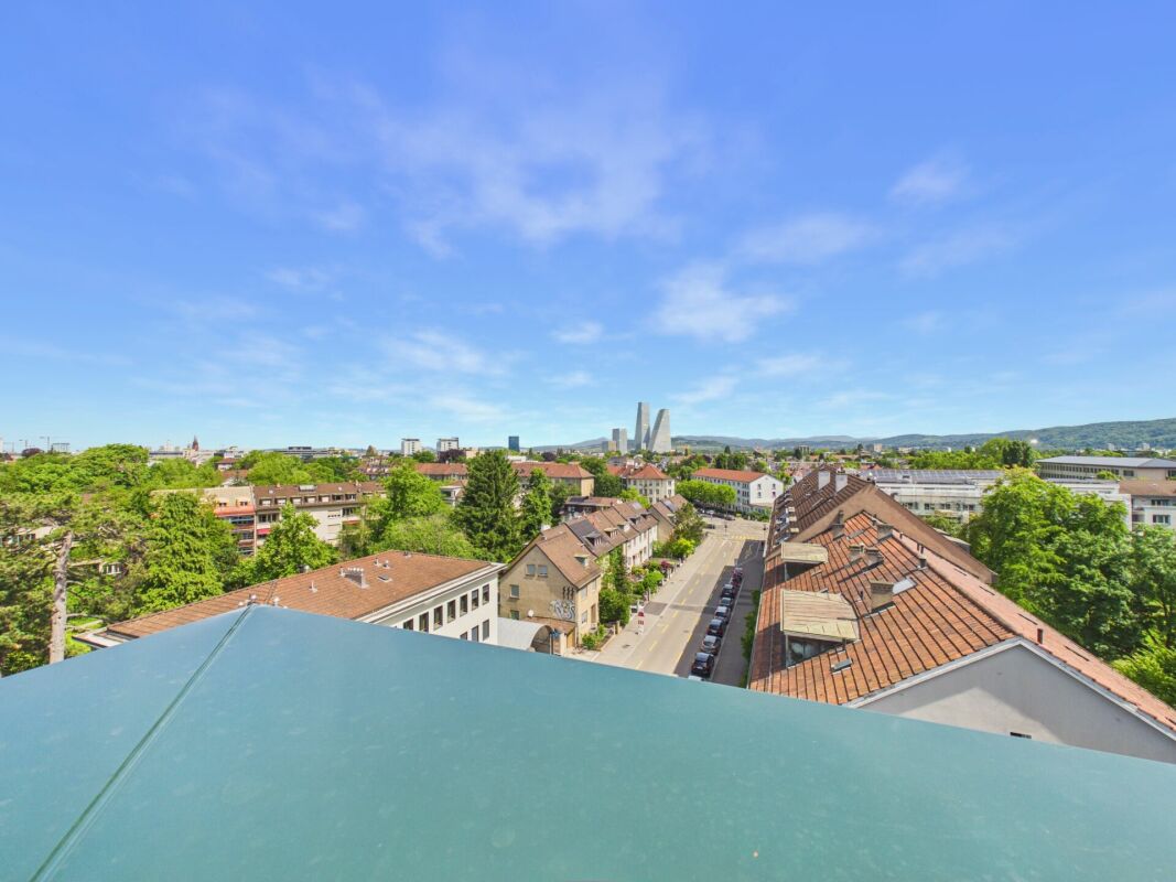 Stadtblick von einer Dachterrasse