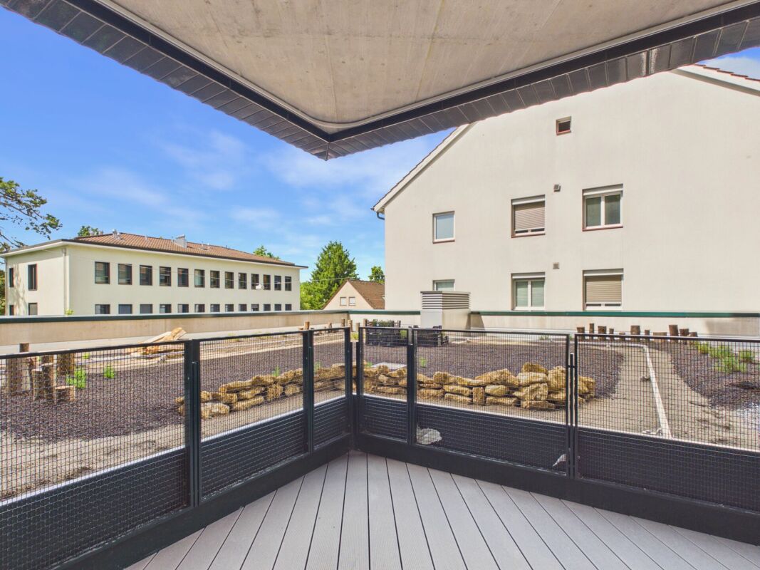 Balkon mit Blick auf Innenhof