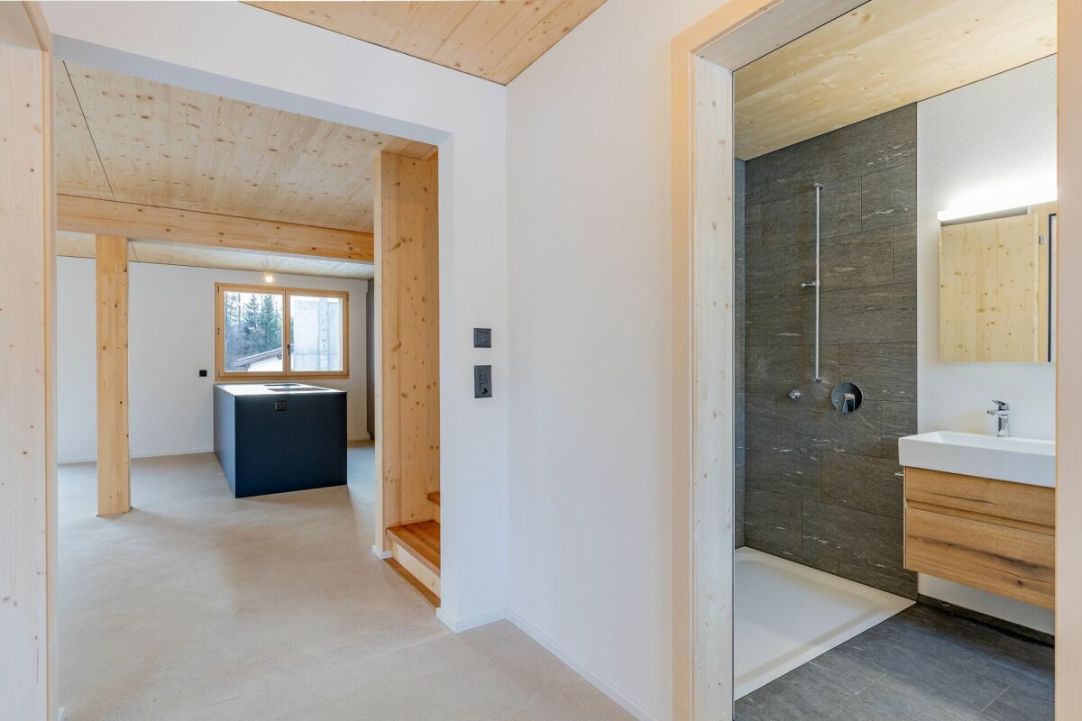 5.5-Zimmer-Doppeleinfamilienhaus als hochwertiger Erstwohnsitz (3C) in Davos Wiesen – Davos Wiesen