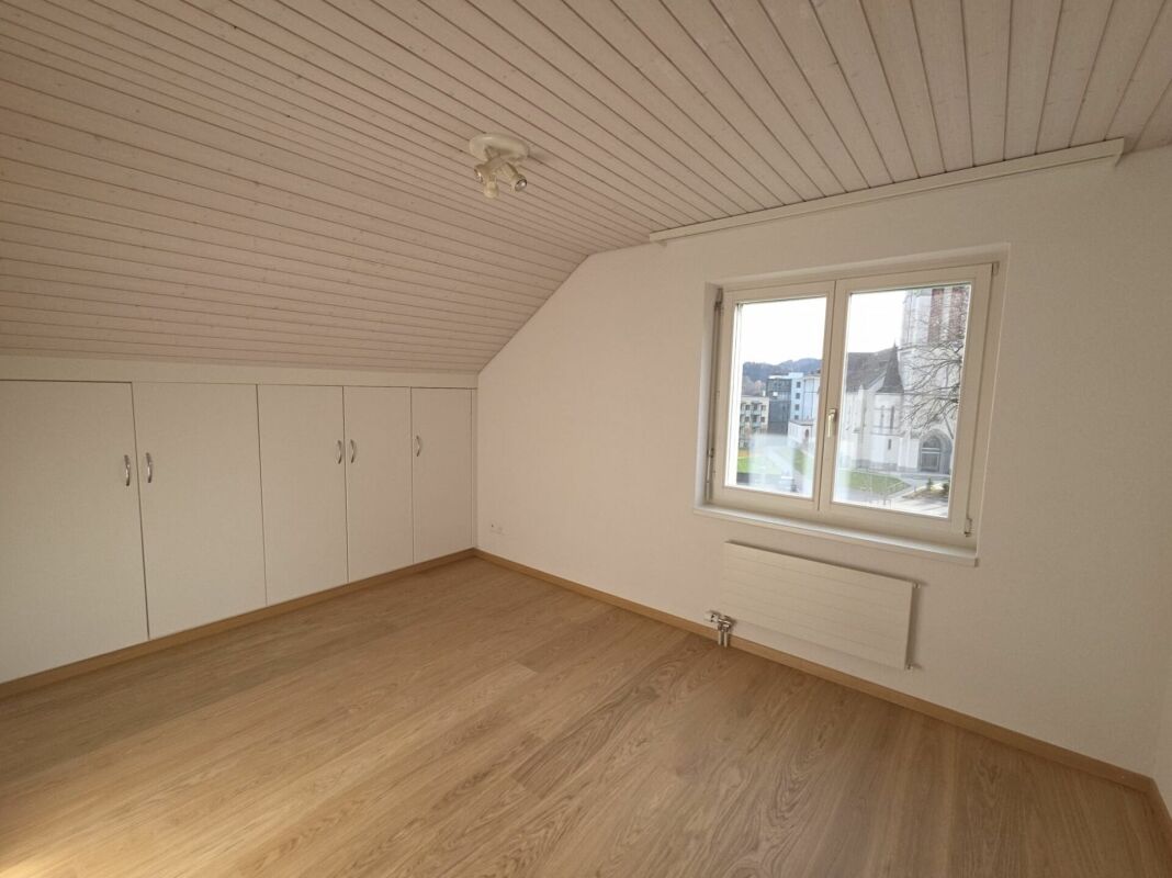 Ausgebauter Dachraum mit Einbauschränken