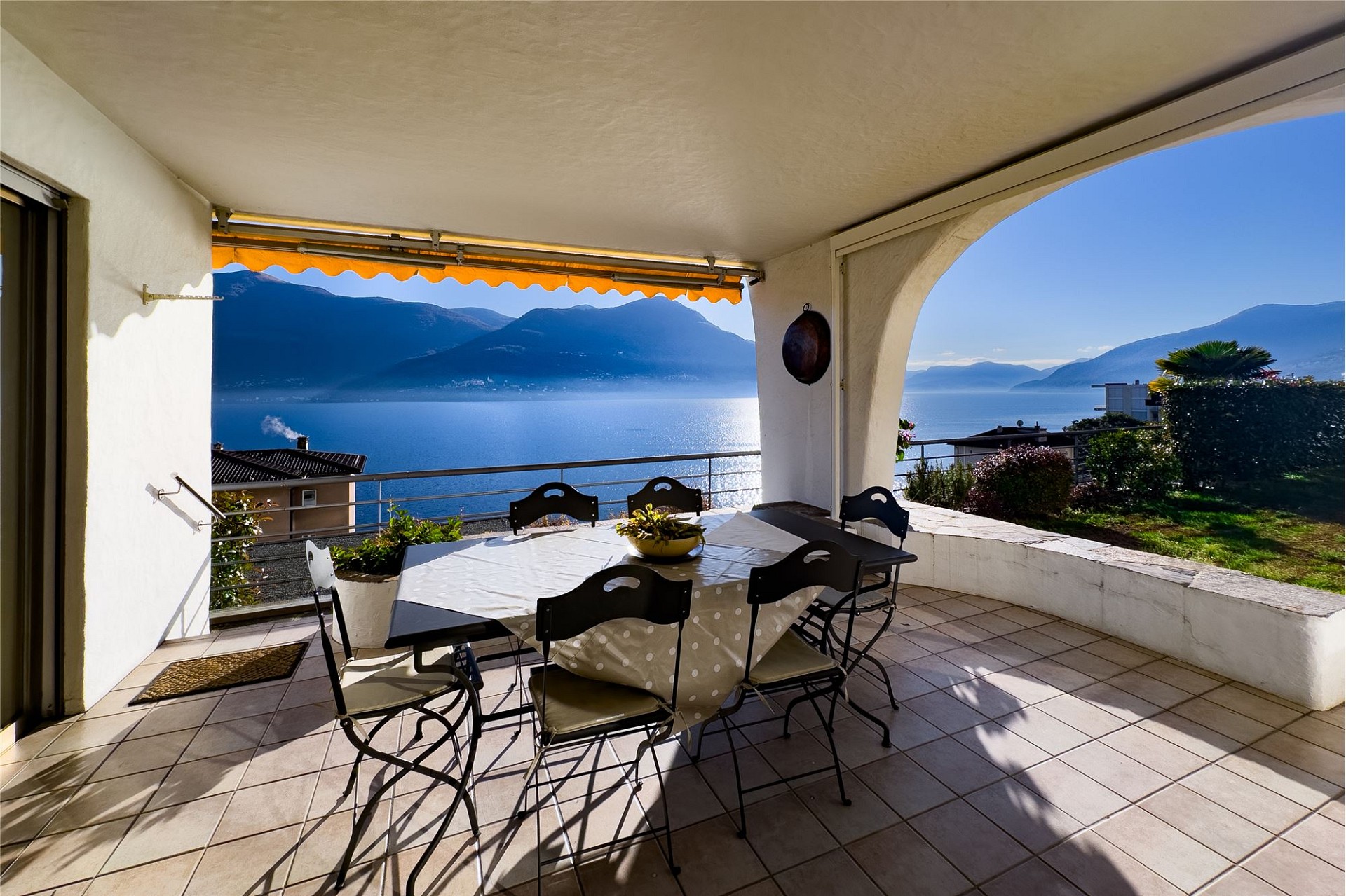 Terrasse mit Seeblick