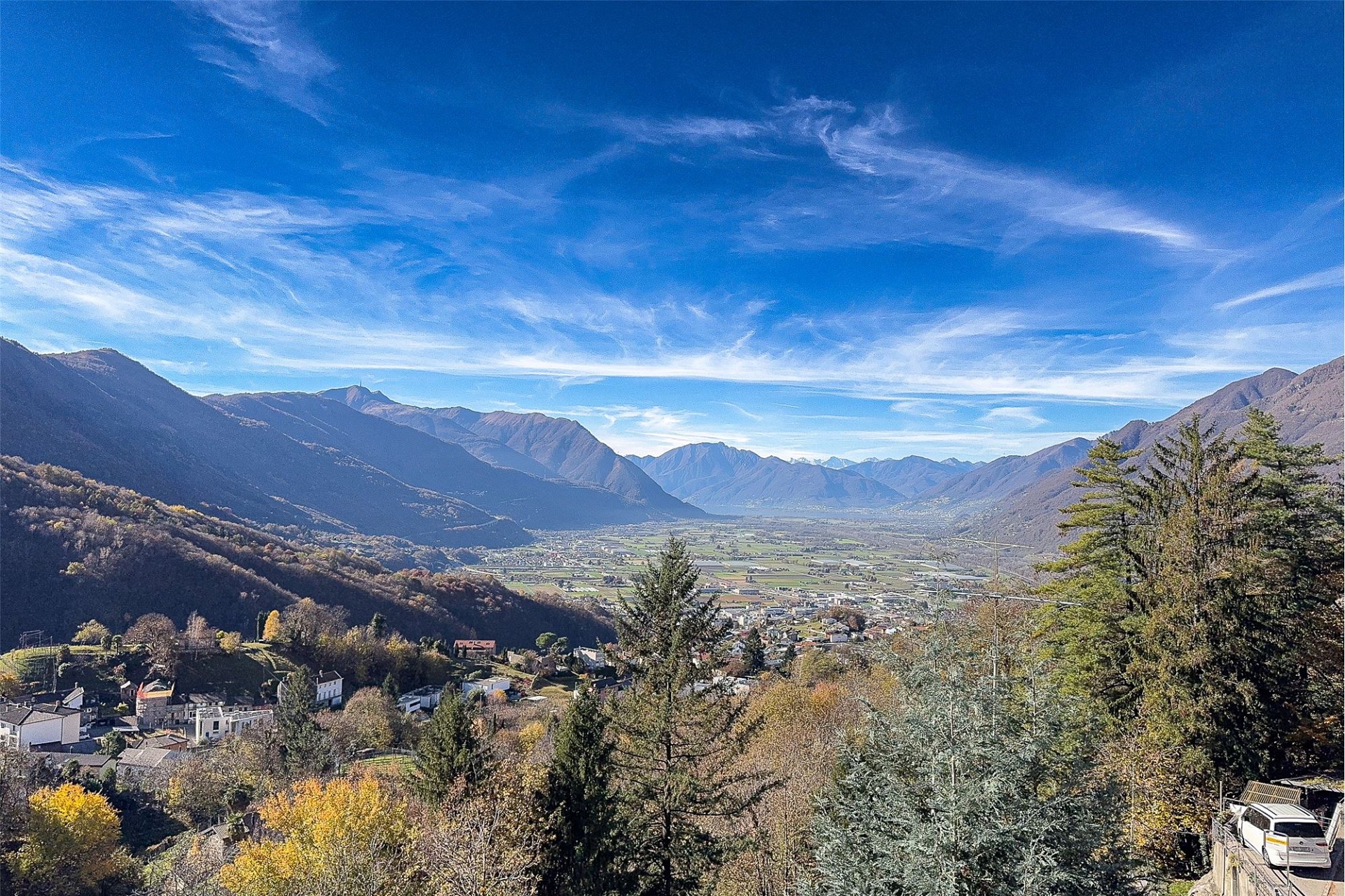 Bergtal mit Panoramablick