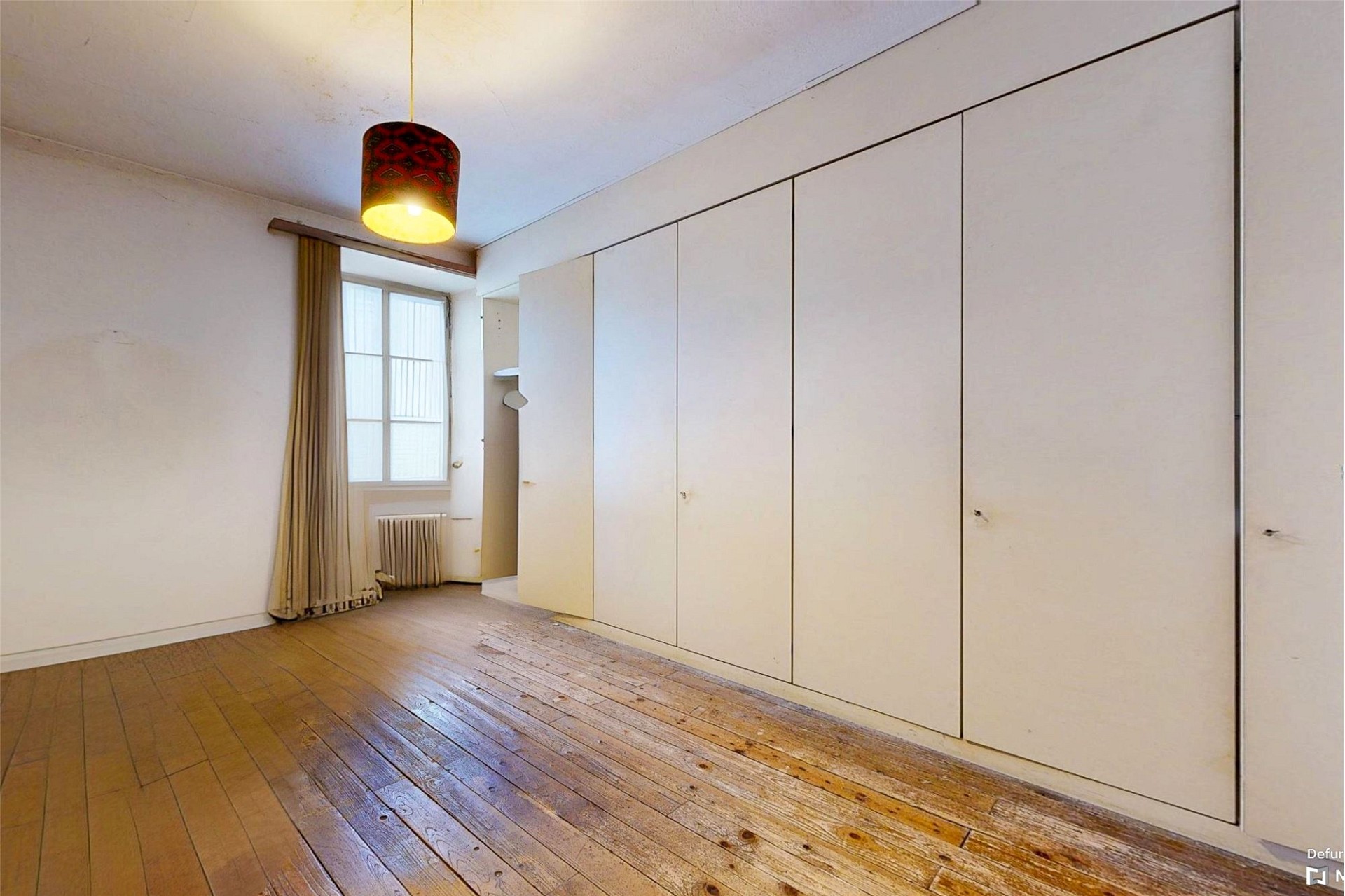 Schlafzimmer mit Einbauschrank