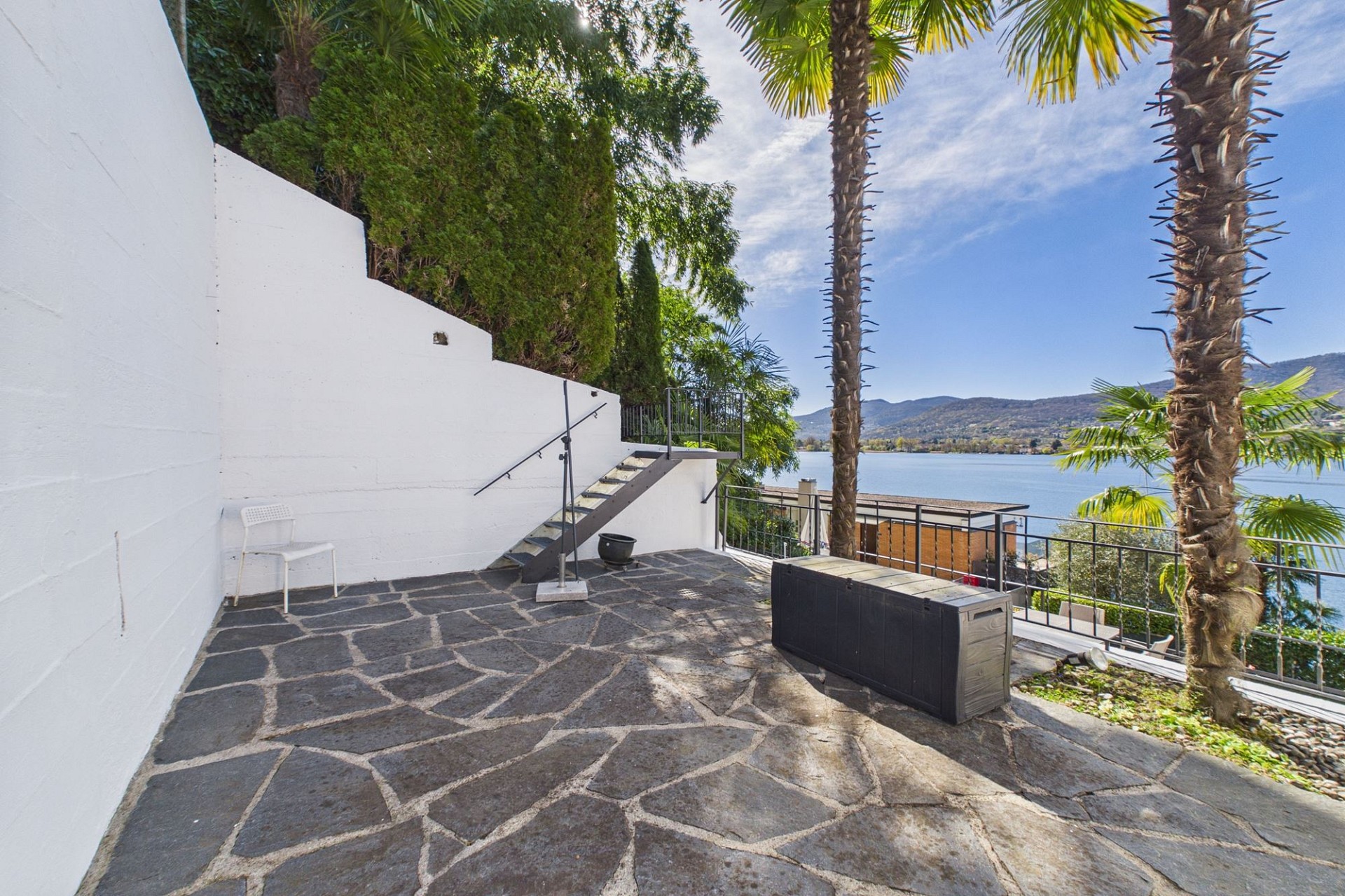 Terrasse mit Seeblick
