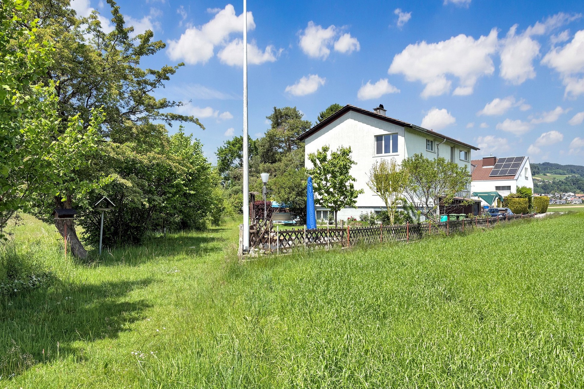 Ländliches Einfamilienhaus mit Garten