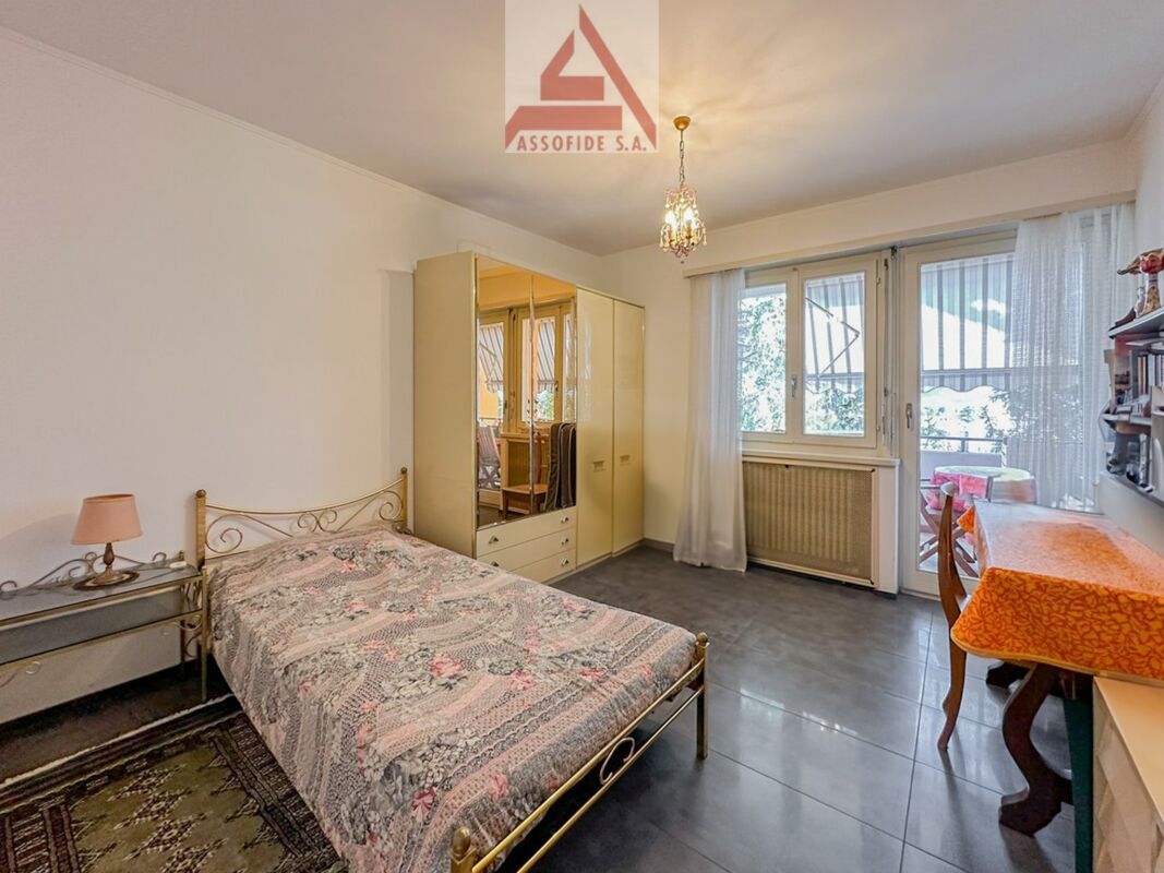 Schlafzimmer mit Balkonzugang