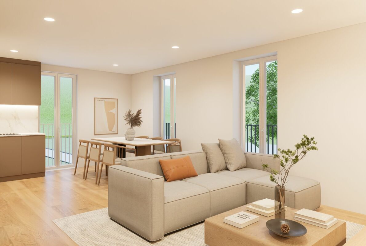 Heller Wohn-Essbereich mit offener Küche