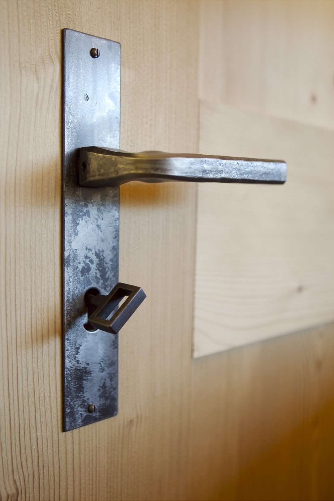 Türgriff an Holztür