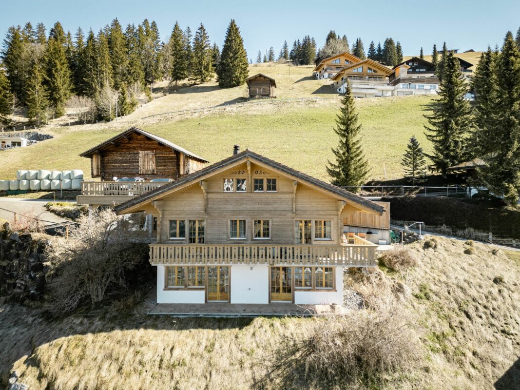 Alpen-Chalet auf Hanglage