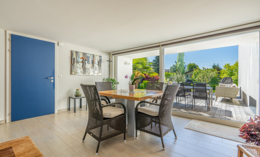 Essbereich mit großer Terrassenschiebetür