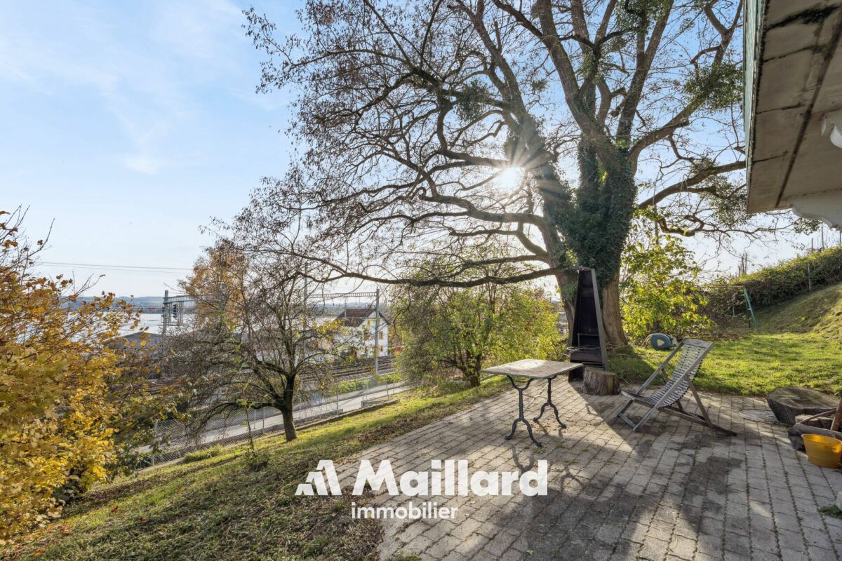 Garten mit Terrasse und Seeblick