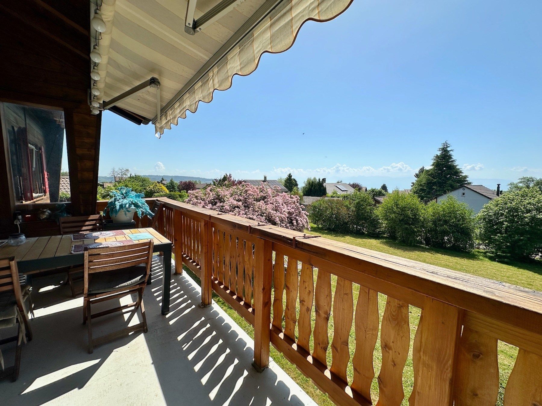 Balkon mit Gartenblick