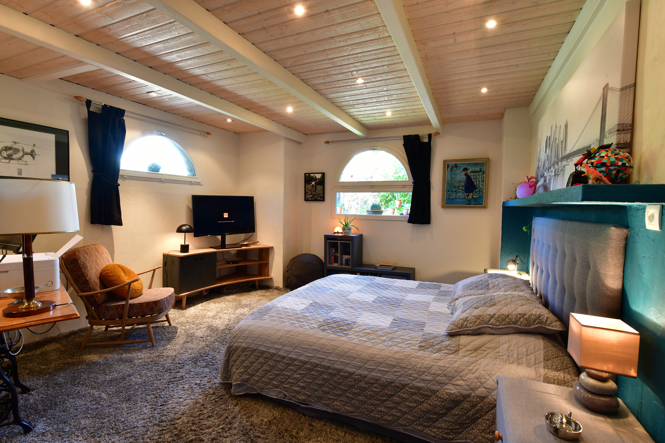 Gemütliches Schlafzimmer mit Dachbalken