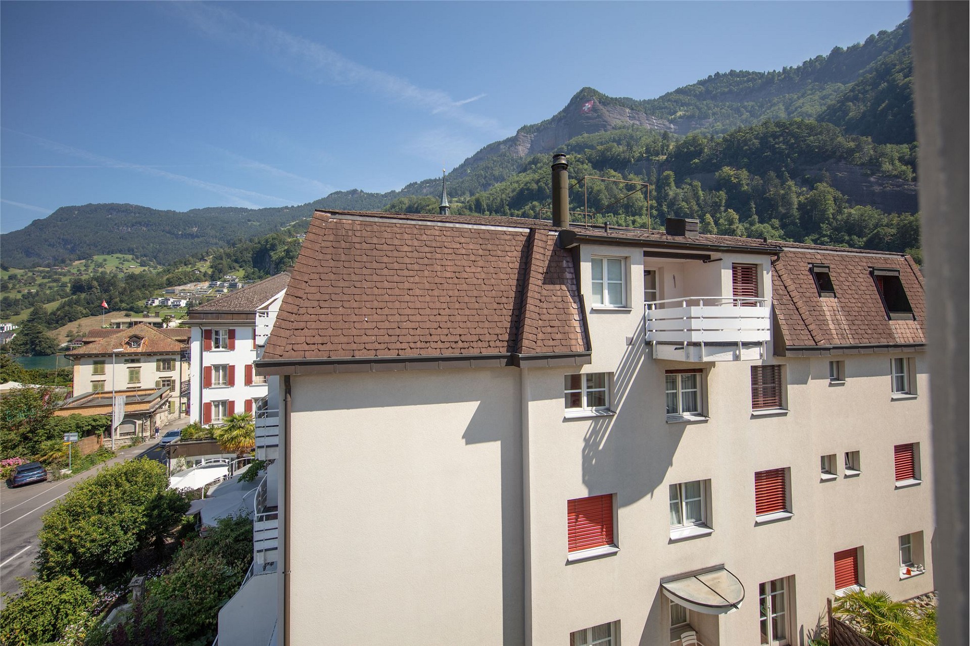 Wohnhaus mit Bergblick