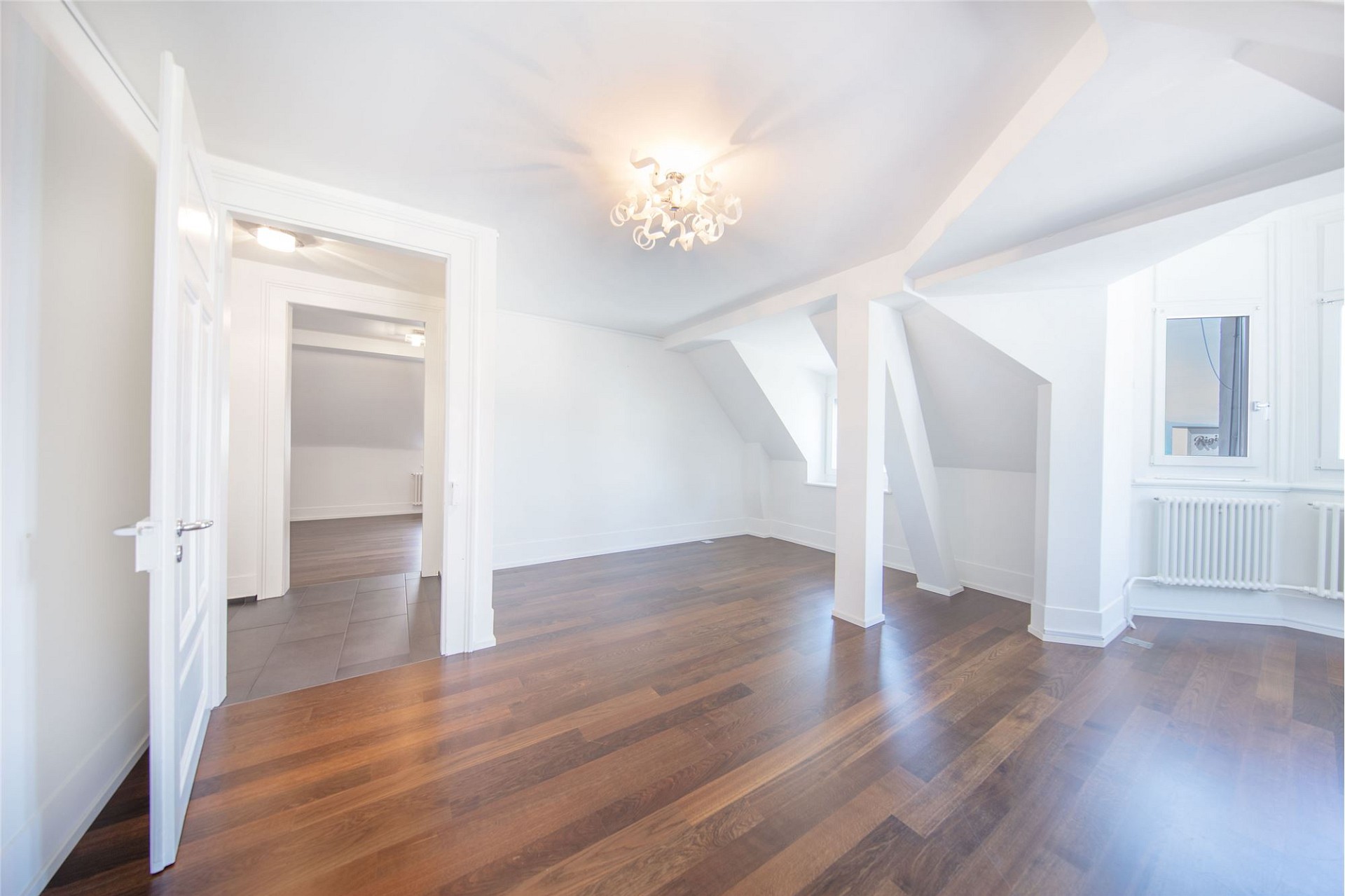 Helles Dachgeschosszimmer