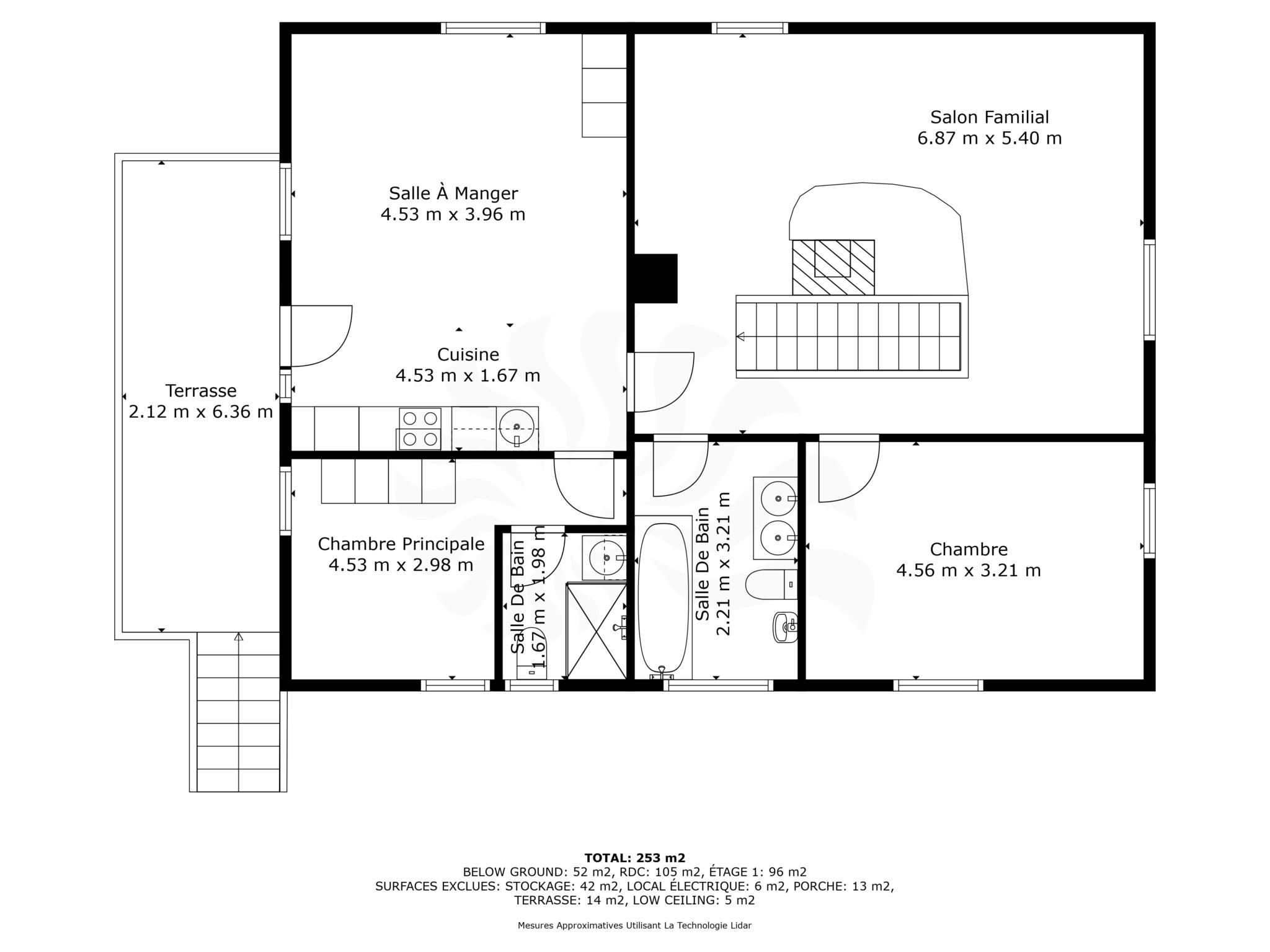 Grundriss mit Terrasse, Küche, Esszimmer, Wohnzimmer und Schlafzimmern