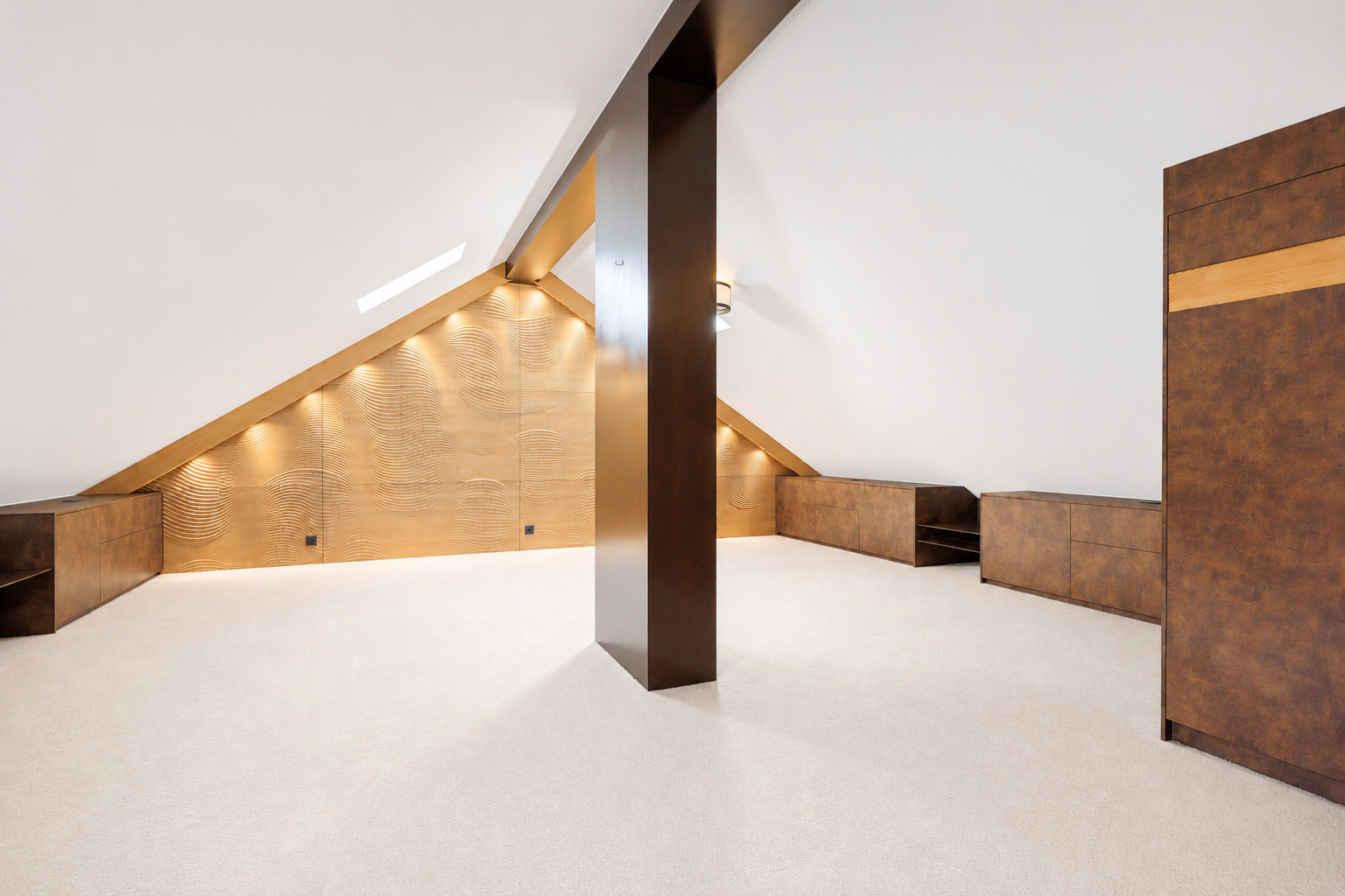 Ausgebauter Dachraum mit moderner Holzgestaltung