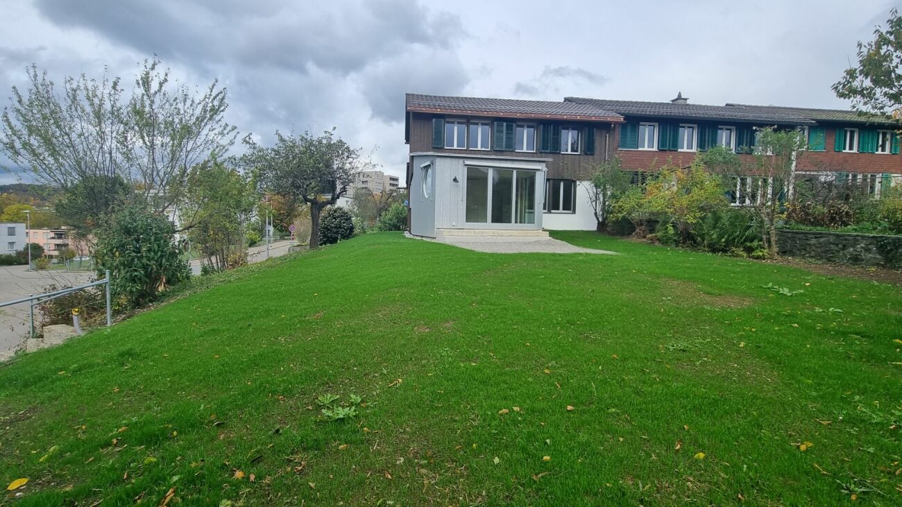 Gartenansicht eines Reihenhauses