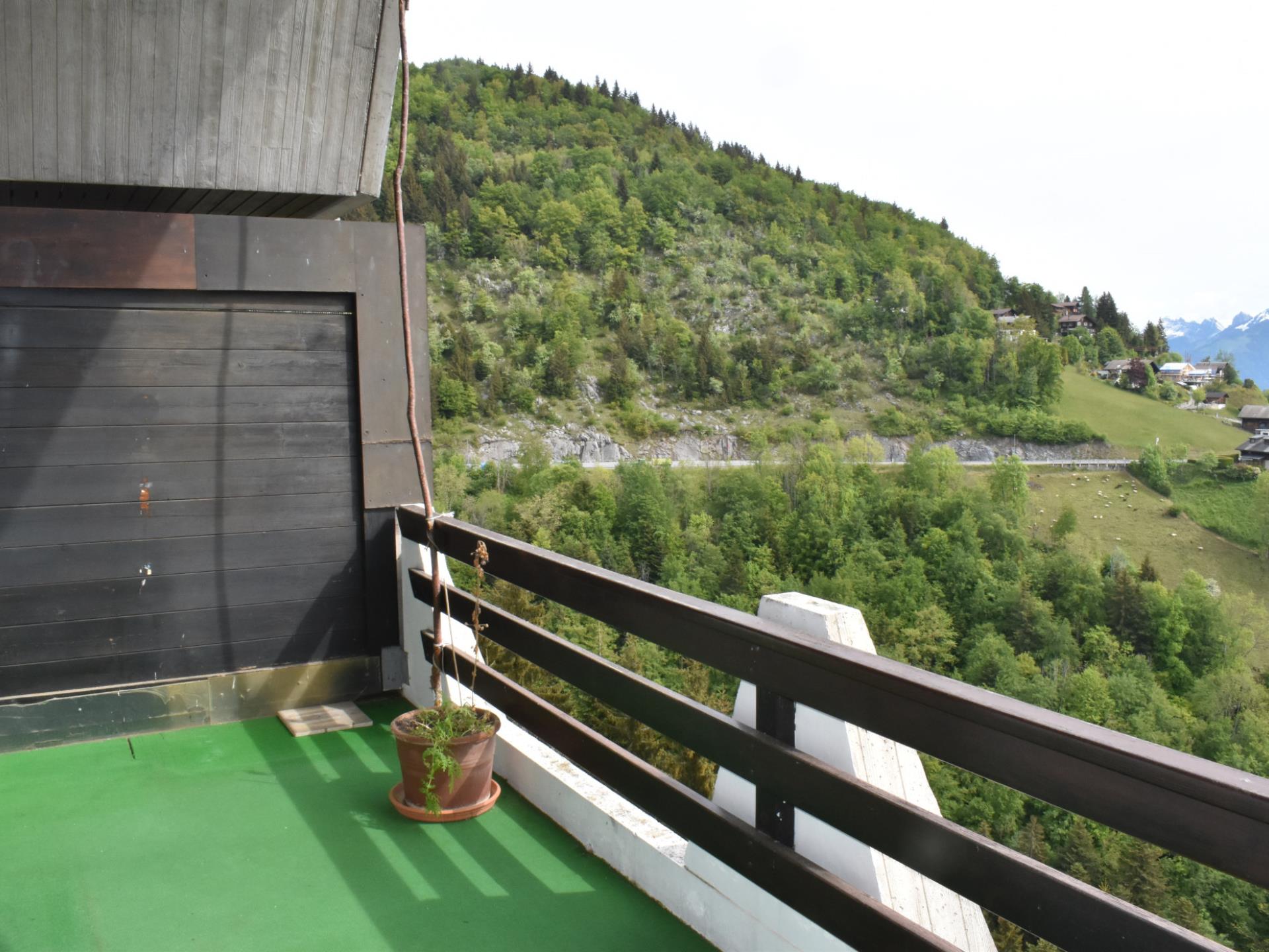 Balkon mit Bergblick