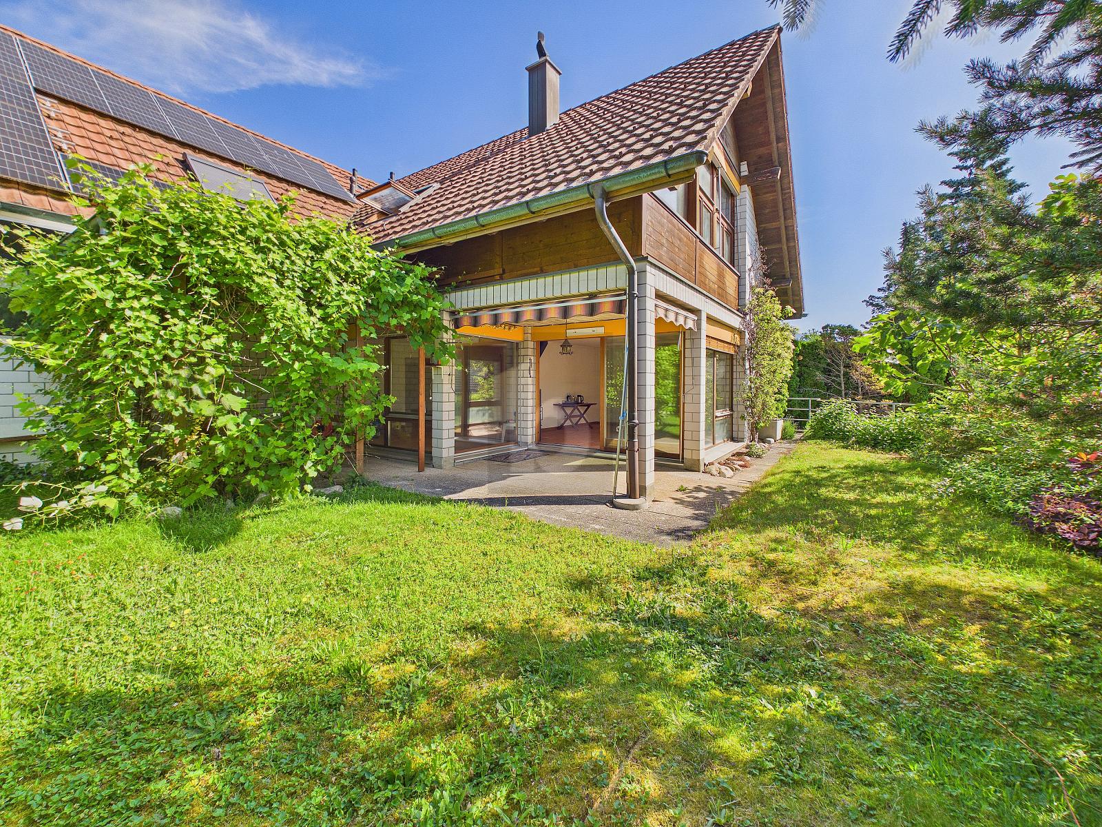 FAMILIENFREUNDLICH MIT SONNIGEM GARTEN – Selzach