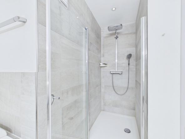 Moderne Dusche