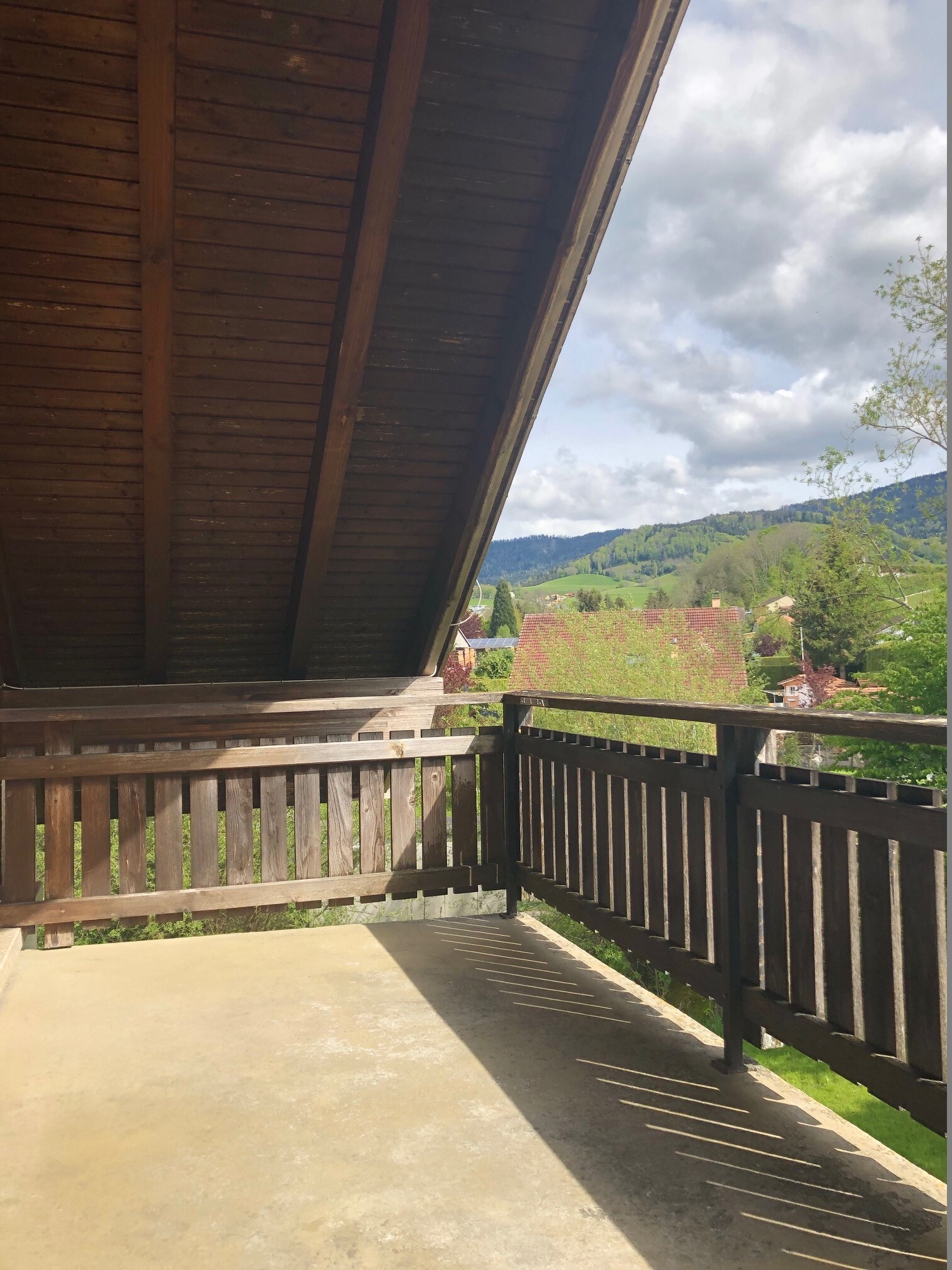 Balkon mit Bergblick