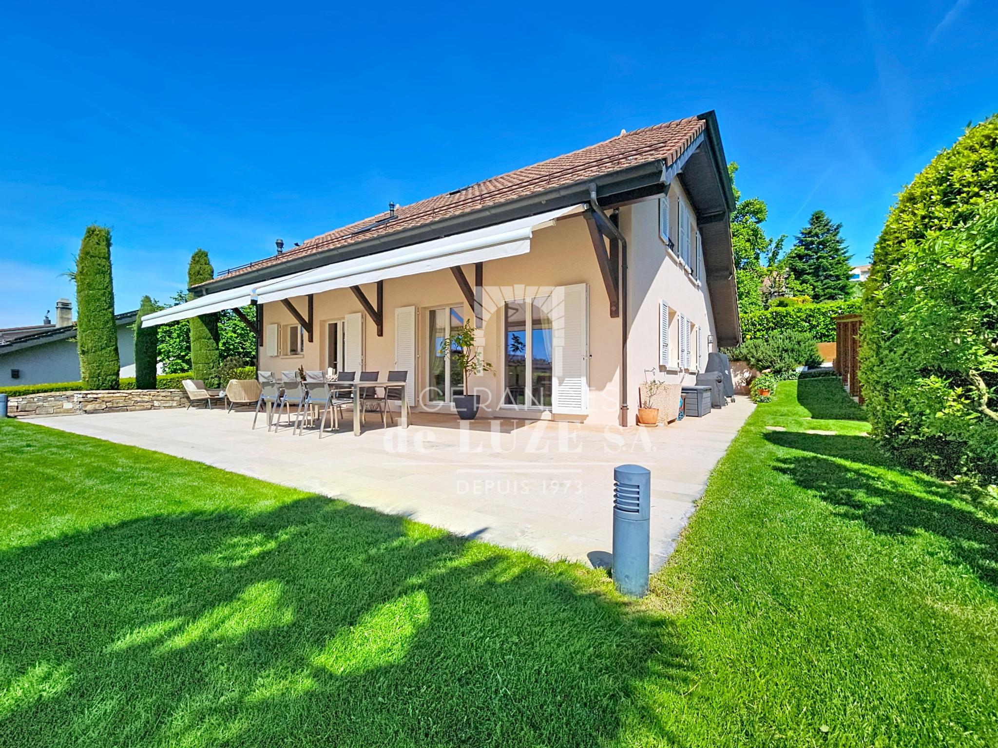 Haus mit Terrasse und Garten