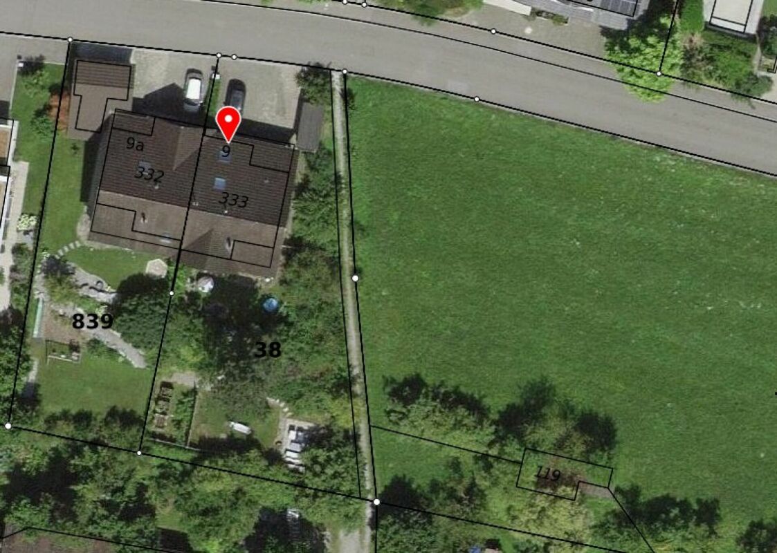 Luftbild eines Grundstücks mit markiertem Wohnhaus