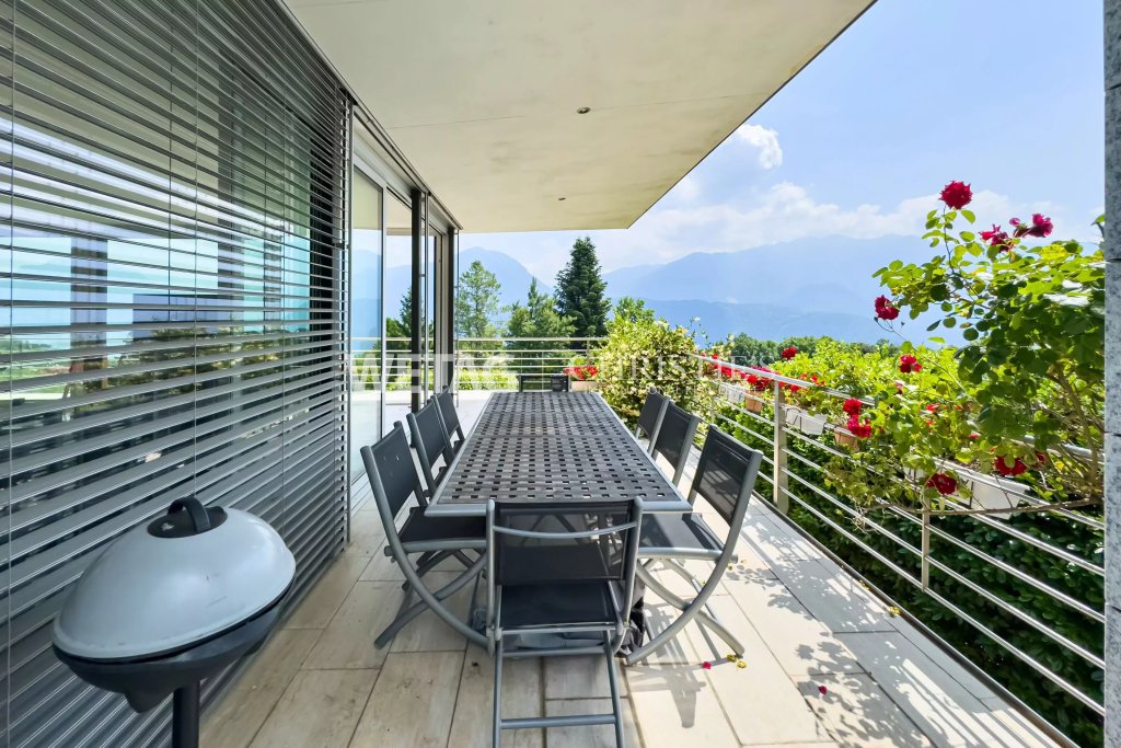 Terrasse mit Bergblick