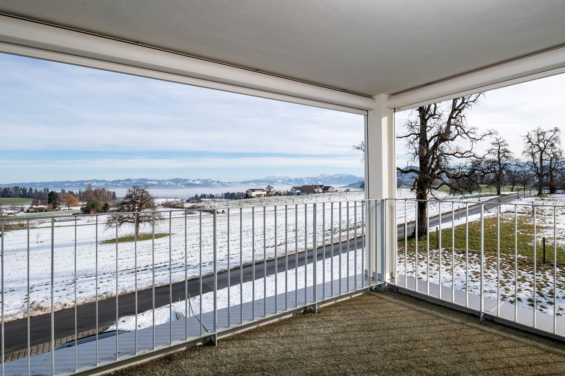 Balkon mit Bergblick